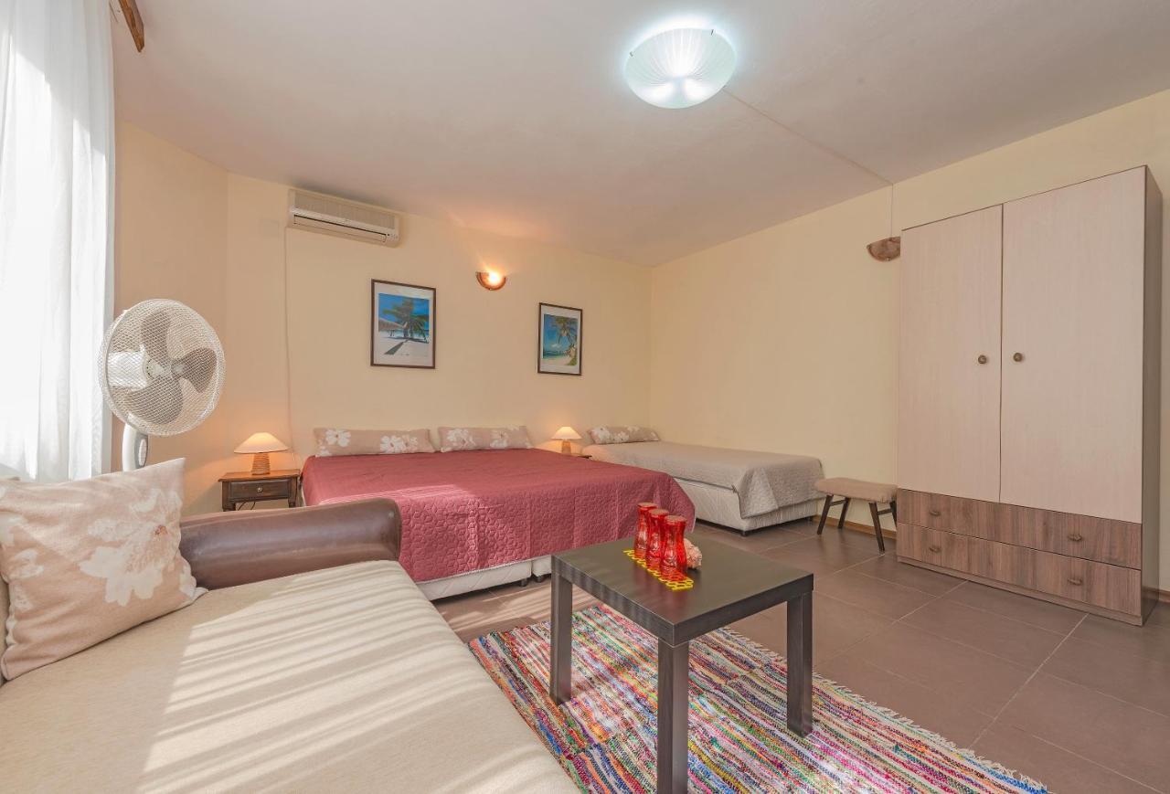 Holiday House Gendar, Черноморец Екстериор снимка